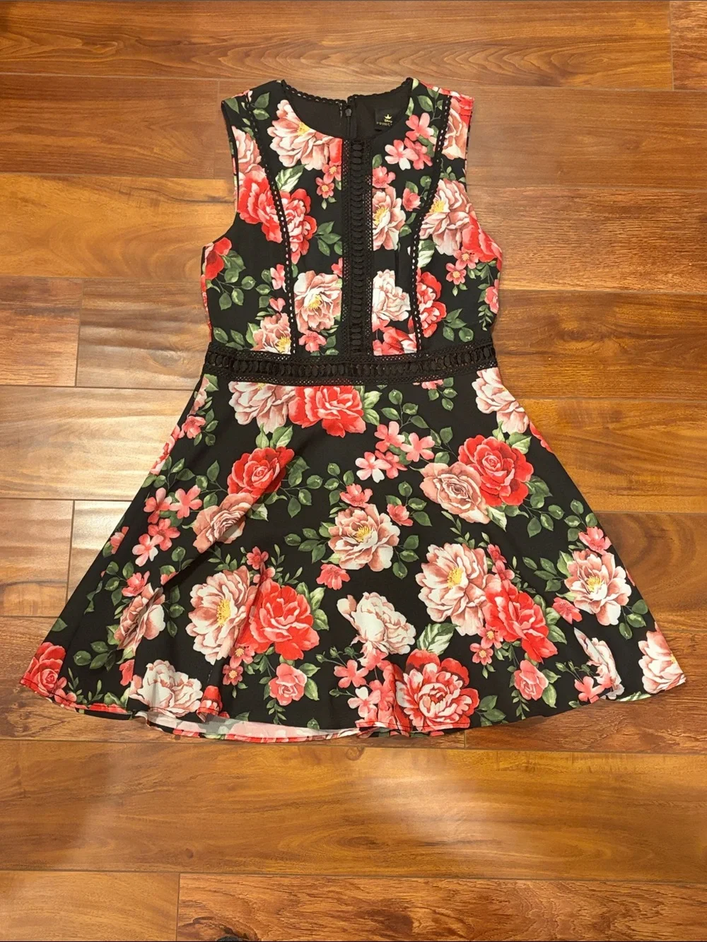 Disney Princess Floral Skater Dress Medium Black Pink Rose Crochet Lace Fit - Picture 1 of 12